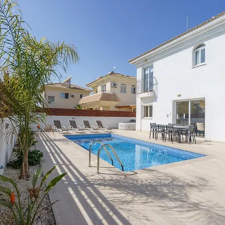 Sol Y Mar 2 W Pool & Jacuzzi 度假居