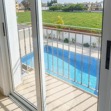 Sol Y Mar 2 W Pool & Jacuzzi Villa